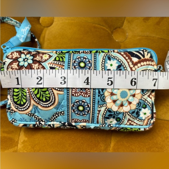 Vera Bradley purse clutch wallet keychain
With zipper in excellent condition - Picture 11 of 14